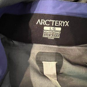 Arc'Teryx Gore-Tex Pro Shell, women's L